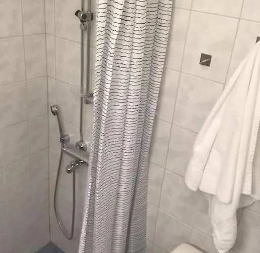 Fraesch Centrumlaegenhet! شقة *